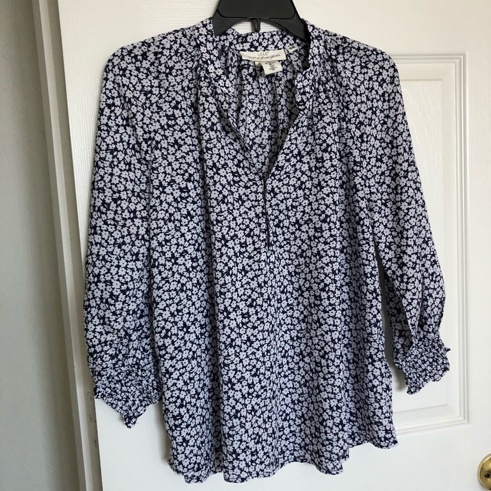 Blue & white flowered Blouse